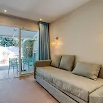 Roc - 4 Etoiles Les Pieds Dans L'eau Hotel 4*