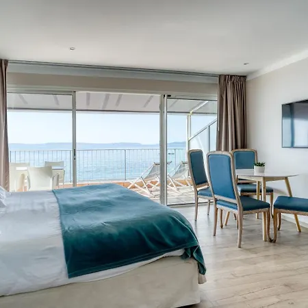 Roc - 4 Etoiles Les Pieds Dans L'eau Hotel Le Lavandou