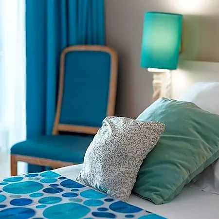 Hotel Roc - 4 étoiles Les Pieds Dans L'eau 4*