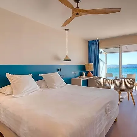 Roc - 4 étoiles Les Pieds Dans L'eau Hotel Le Lavandou