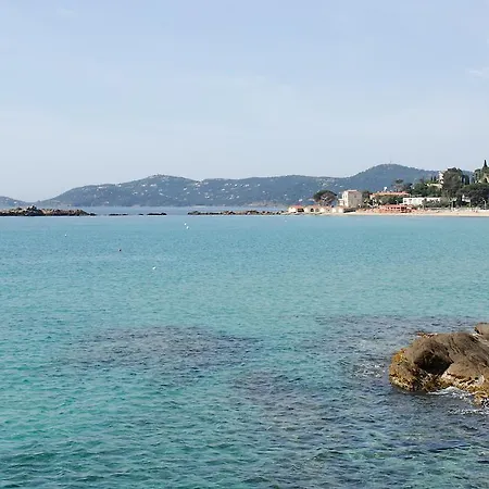 Roc - 4 étoiles Les Pieds Dans L'eau 4*