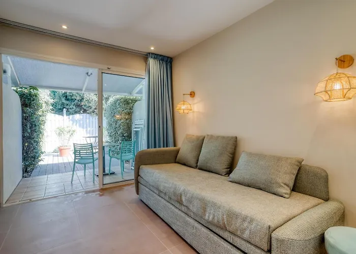 Roc - 4 Etoiles Les Pieds Dans L'eau Hotel 4*