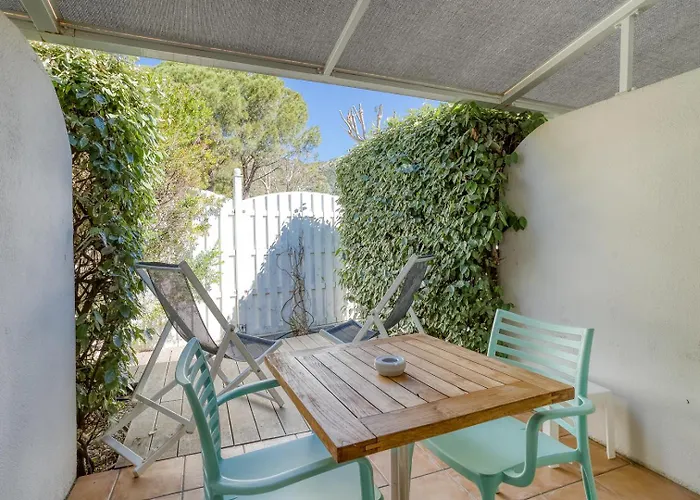 Hotel Roc - 4 Etoiles Les Pieds Dans L'eau Le Lavandou
