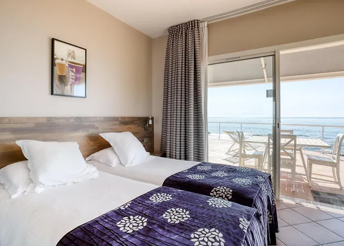 Roc - 4 étoiles Les Pieds Dans L'eau Hotel Le Lavandou