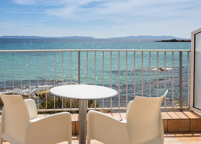 Roc - 4 Etoiles Les Pieds Dans L'eau Hotel Le Lavandou
