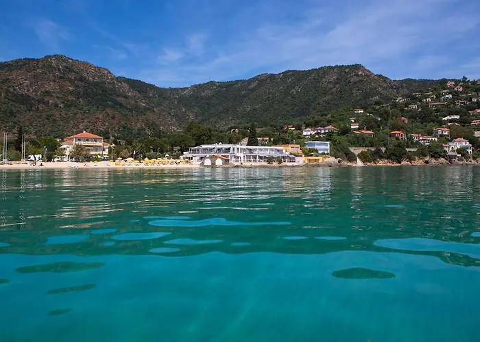 Roc - 4 Etoiles Les Pieds Dans L'eau 호텔 4*